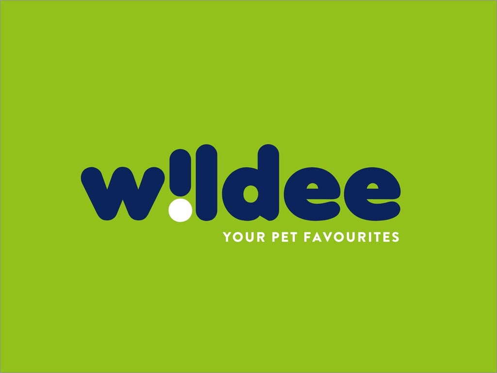 绿色背景中的印度尼西亚Wildee狗粮logo设计