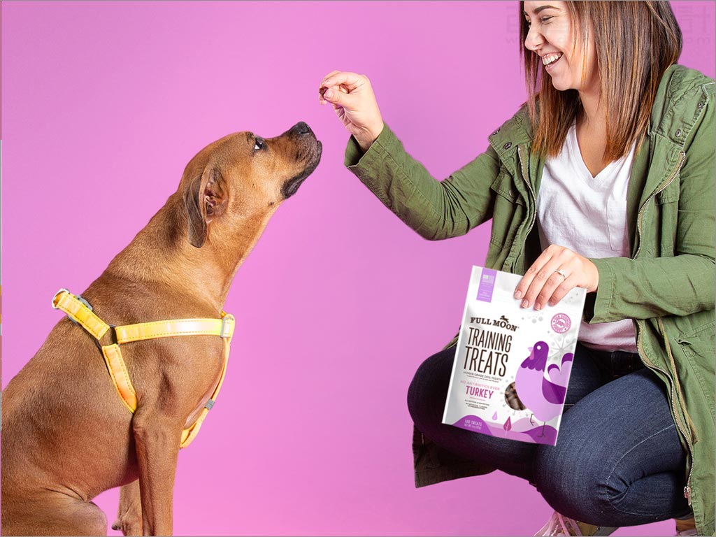 美国full moon宠物狗粮食品包装设计之实物照片